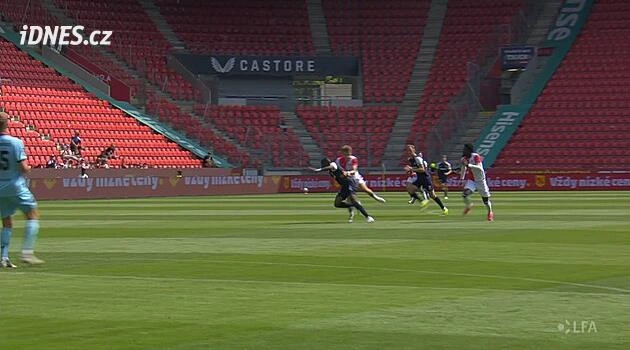 Odpískáno! Chyby u Slavie i v Plzni. Kolísek měl jít ven, Konečný ne, tvrdí experti