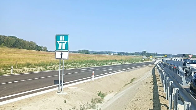 Od Nažidel do Dolního Dvořiště. U hranic s Rakouskem otevírají další část D3