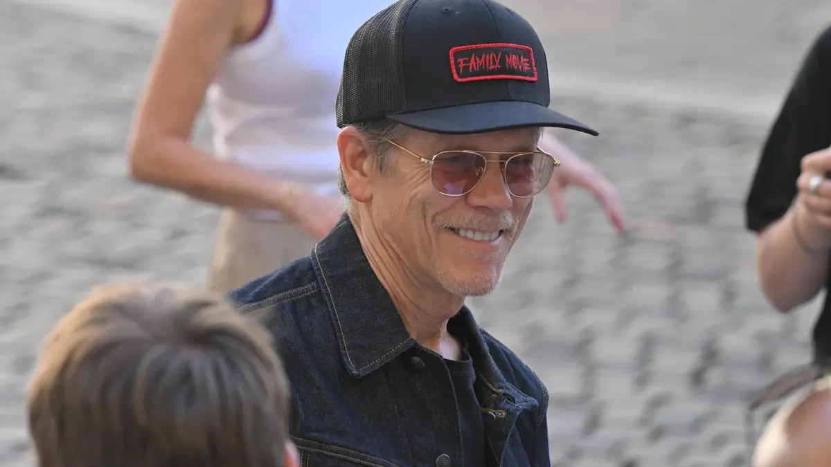 Kevin Bacon s rodinou dorazil do Varů - Novinky