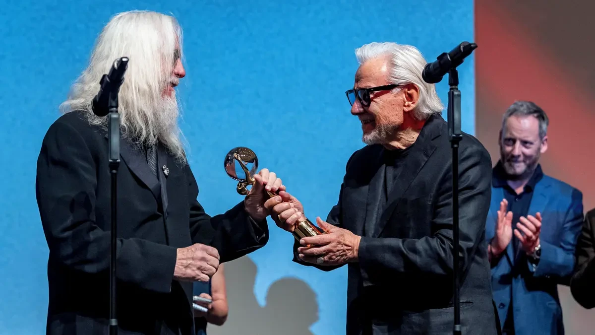 FOTO: Harvey Keitel předal ve Varech cenu Robertu Richardsonovi