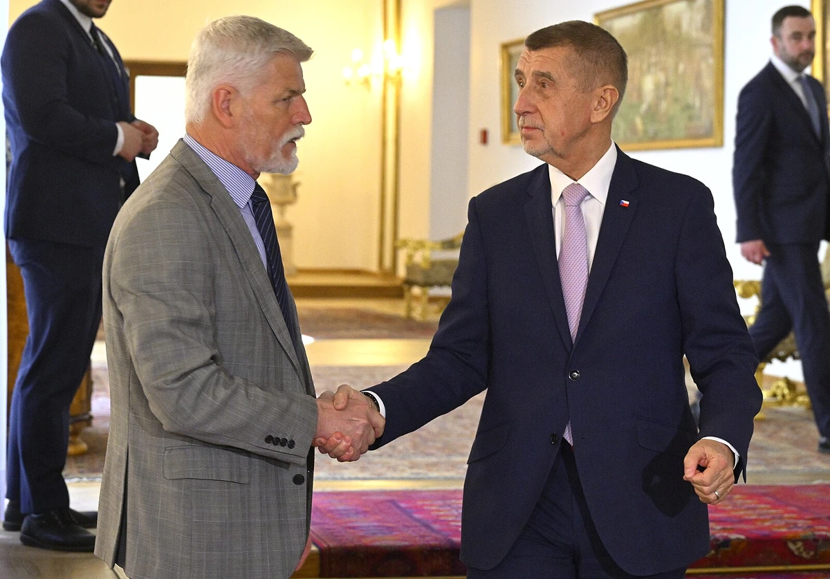 Situace okolo Pavla je jako za první republiky s Pětkou. Kolik mu zůstane vládních voličů?