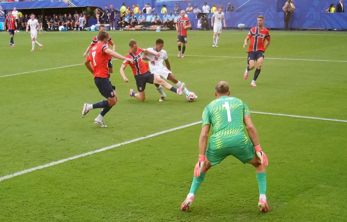 ONLINE: Norsko - Anglie 1:2, v úvodu prodloužení Bellingham obrací skóre