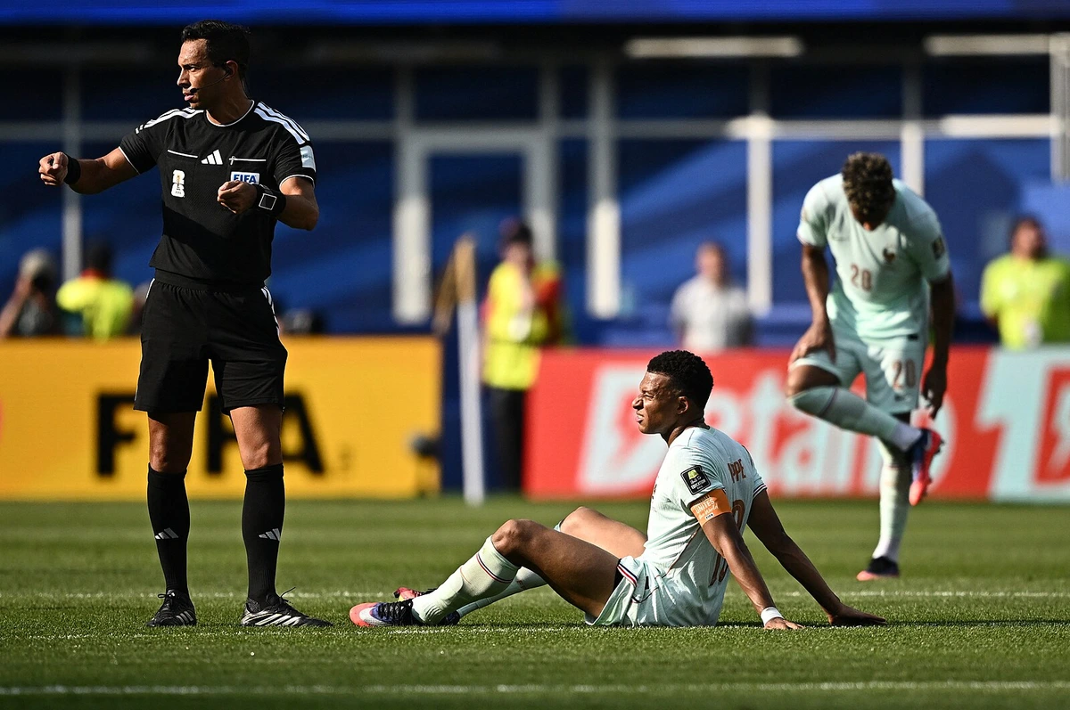 Francie - Maroko 2:0, třetí semifinále v řadě pro vítěze. Rozhodl opět Mbappé
