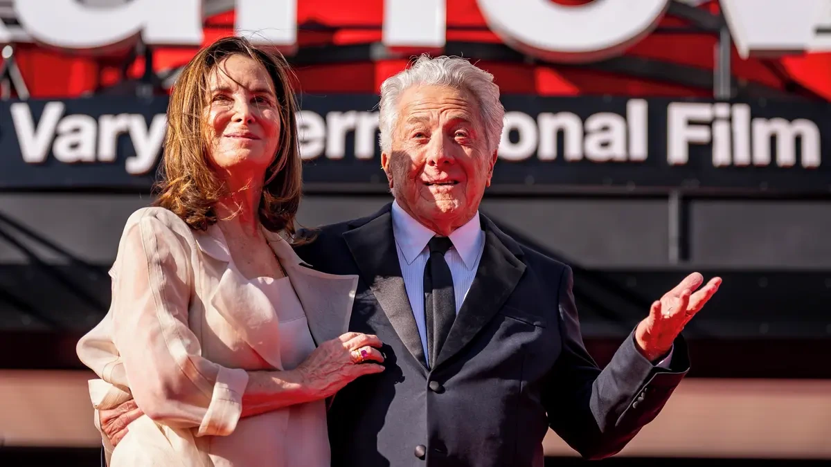 FOTO: Legendární Dustin Hoffman slaví v Karlových Varech