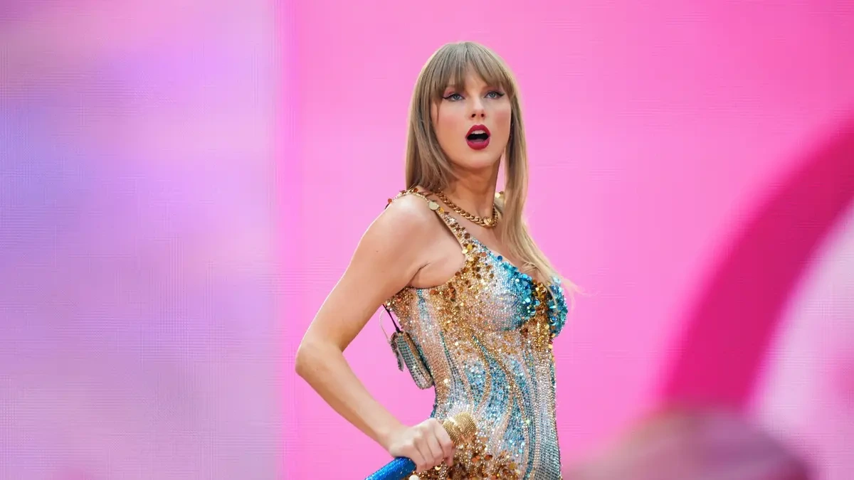 Taylor Swiftová si vzala Travise Kelceho - Novinky