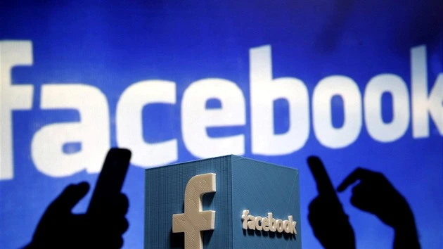 Facebook a Instagram mají výpadek, problémy hlásí tisíce uživatelů