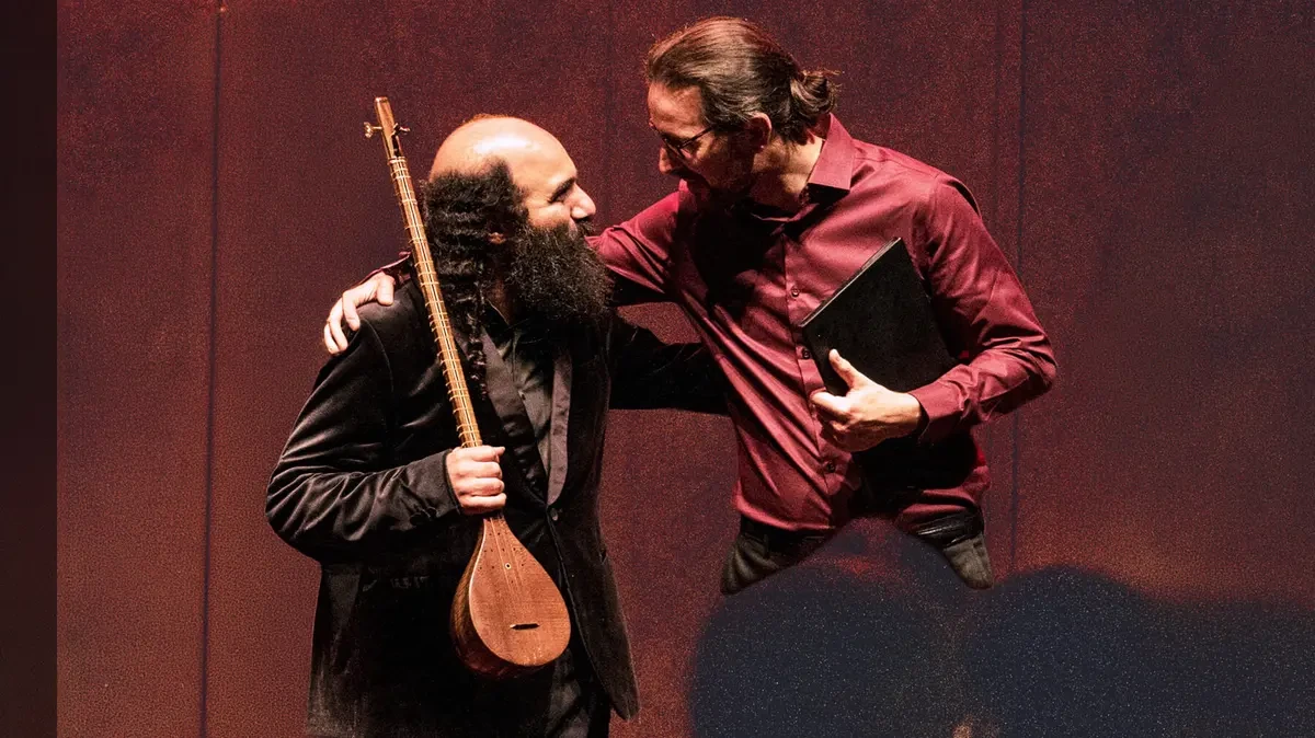 RECENZE: O společných hudebních kořenech Západu i Orientu - Novinky