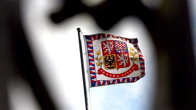 Je čas napravit ústavní omyl. Vraťme nepřímou volbu prezidenta, včera bylo pozdě