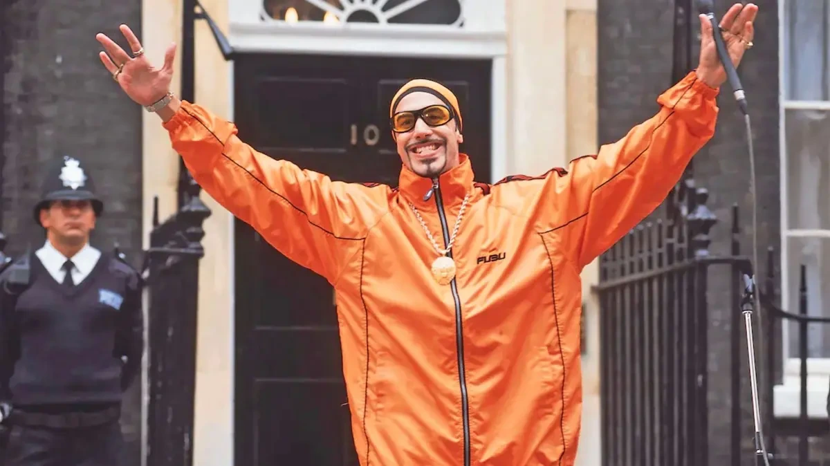 Ali G je zpět. Sacha Baron Cohen oznámil další snímek se svým raperským alter egem  - Novinky