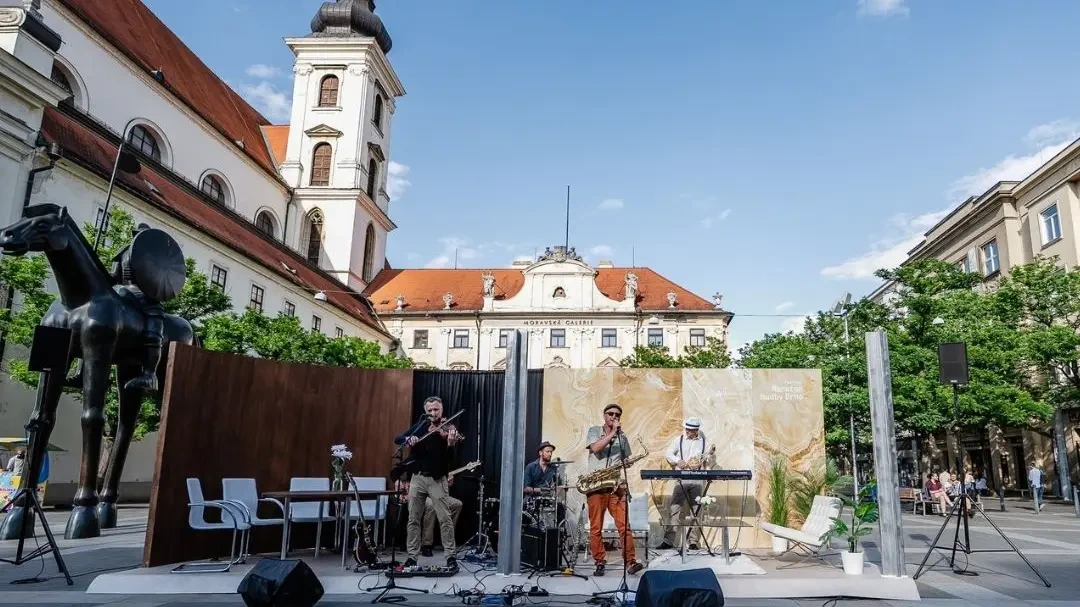 Festival Maraton hudby rozezní řadu míst v Brně. Chybět nebude ani táborák na Svoboďáku - Novinky