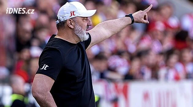 Mohli bychom hrát se šesti stopery, smál se Trpišovský. Ale k výkonu měl výtky