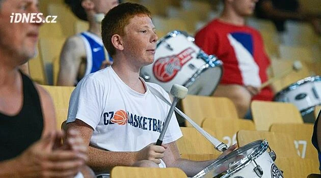 Houška: Zákaz trumpet a bubnů? Ne! Pokřikování rodičů na děti je větší problém