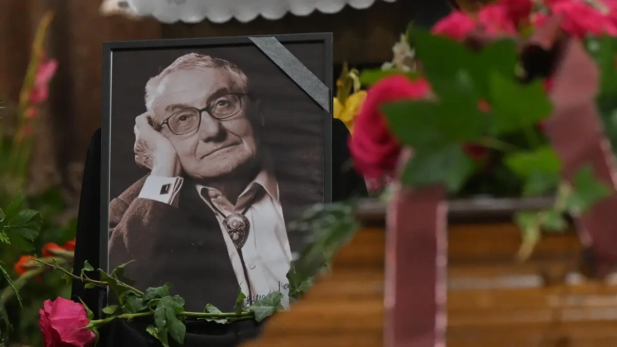 V Mariánských Lázních se lidé rozloučili s Vladimírem Páralem - Novinky