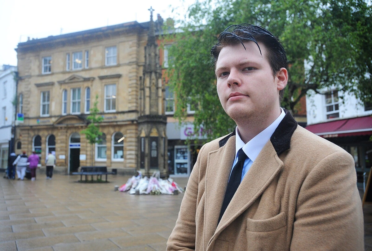 Pykal za zločiny z nenávisti, teď neonacista  kandidaturu za britské konzervativce stáhl