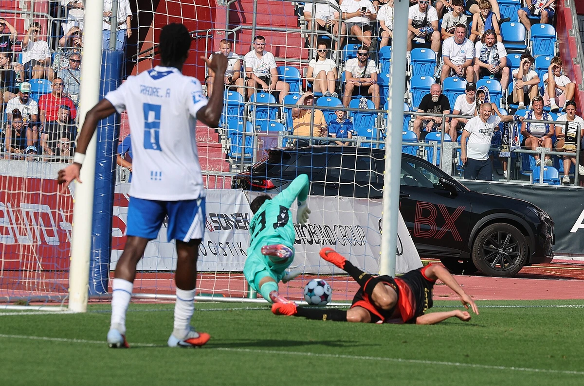 Baník - Slavia 0:4, pohodová výhra, gólem a dvěma asistencemi ji dirigoval Sadílek