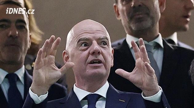 Infantinovi věříme! Vedení FIFA podpořilo šéfa a omluvilo se veřejnosti za chyby