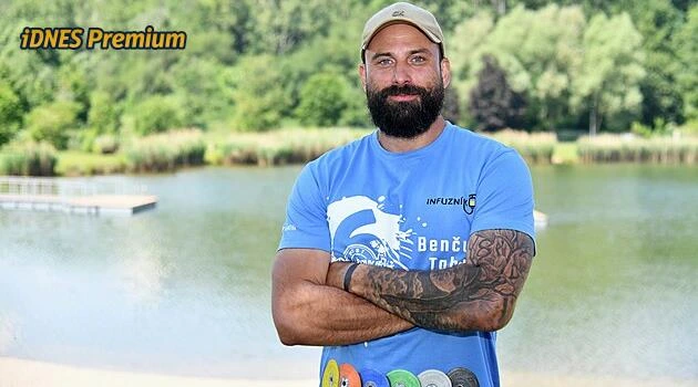 Činky místo puku. Siláci mají ego level milion, říká Jeřábek. Povolil by doping?
