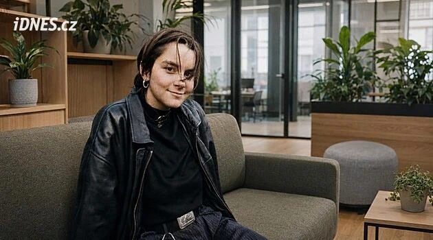 Flirt, souhlas a hranice: co je v práci už za čárou