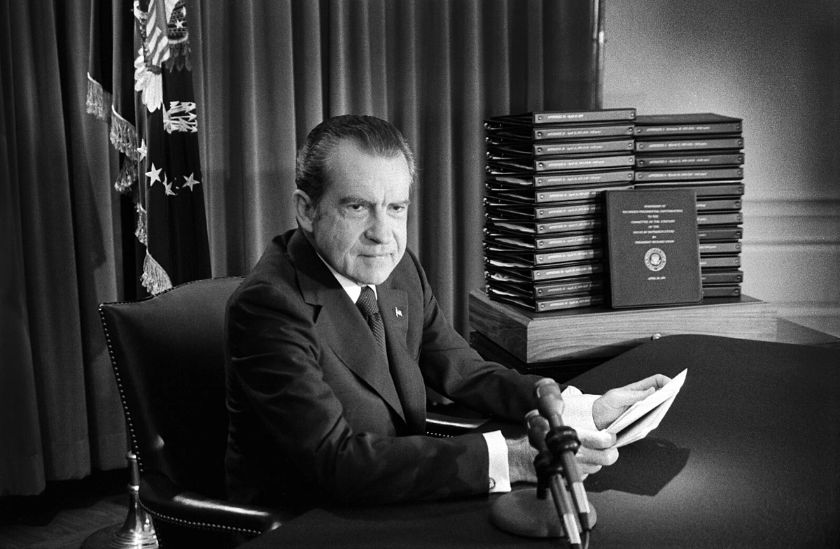 Slyšeli jste o Nixonmaxxingu? Na Watergate by se dnes podle Vance za 12 hodin zapomnělo