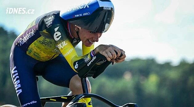 Obhájkyně Tour selhala v časovce. Byla to bolest sledovat, hodnotil Armstrong
