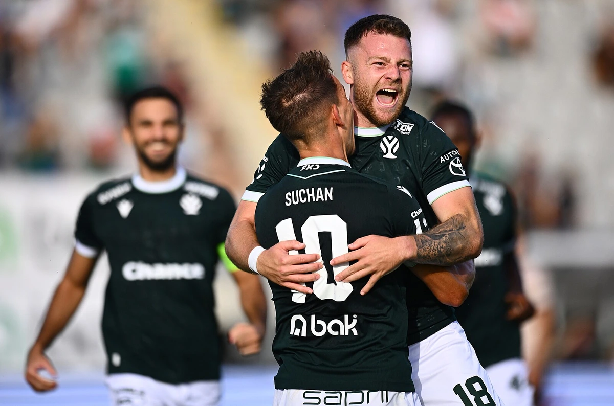 Jablonec – Slovácko 1:0, domácí zůstávají stoprocentní, sudí rozdal tři červené karty