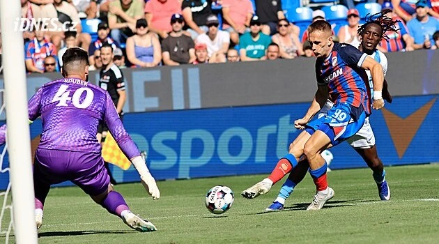 Plzeňské fotbalisty čeká srbské peklo na Marakaná. Ale já se těším, hlásil Memič