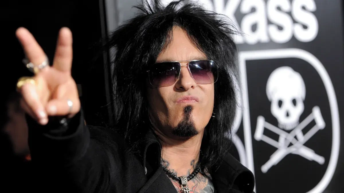 SEX, STORY, ROKENROL: Nikki Sixx z Mötley Crüe na dvě minuty zemřel. Potom vstal z mrtvých - Novinky
