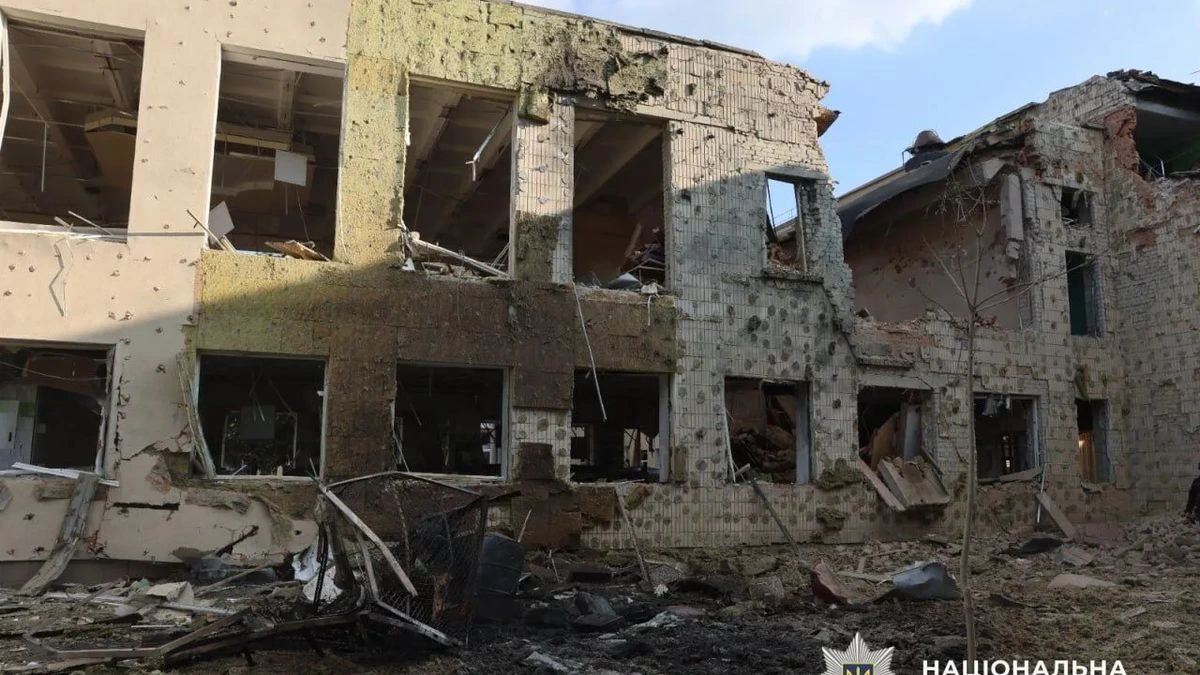 Ruské letectvo shodilo čtvrttunovou bombu přímo na školu - Novinky