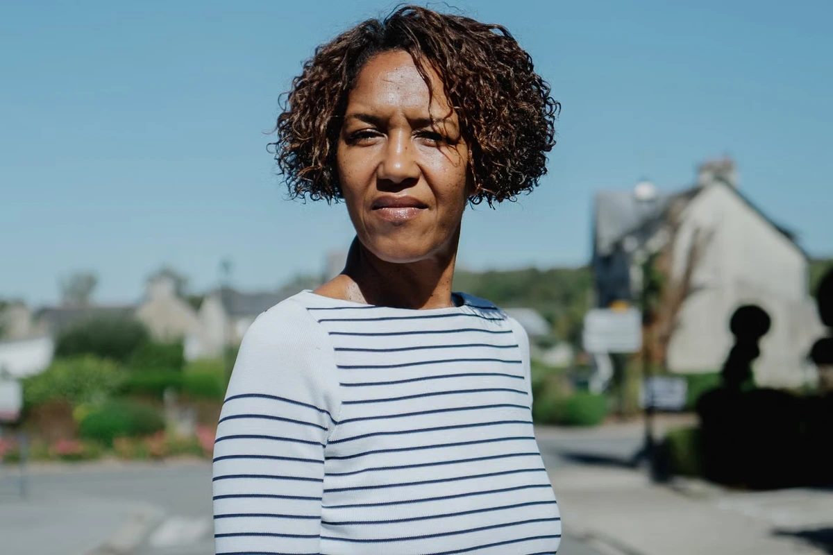 Le cyberharcèlement raciste d’une crêpière bretonne, le tribunal Facebook et le tourment d’un village « pris en otage »