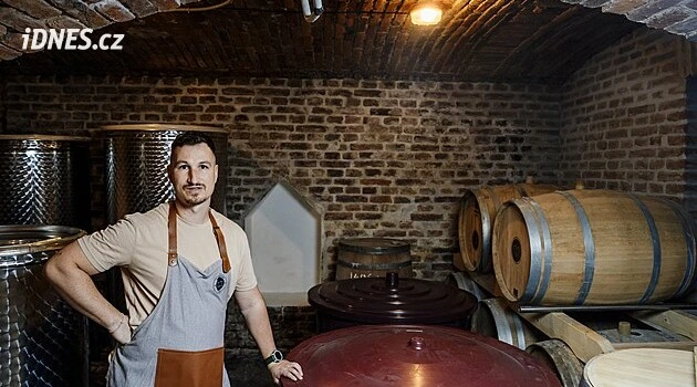 Práci ajťáka dal vale. Pustil se do výroby jedinečných octů a zájem lidí je obrovský
