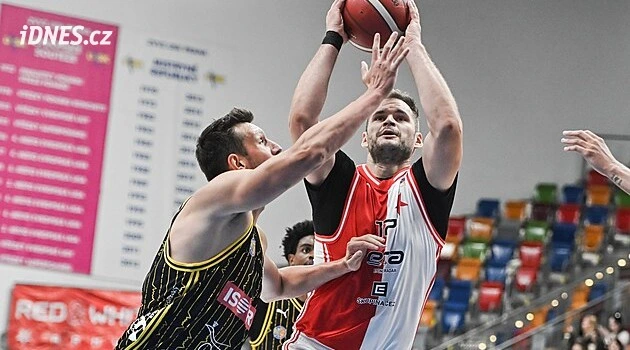 Vysoké výhry. Basketbalisté Slavie smetli Opavu, Pardubice deklasovaly Olomoucko