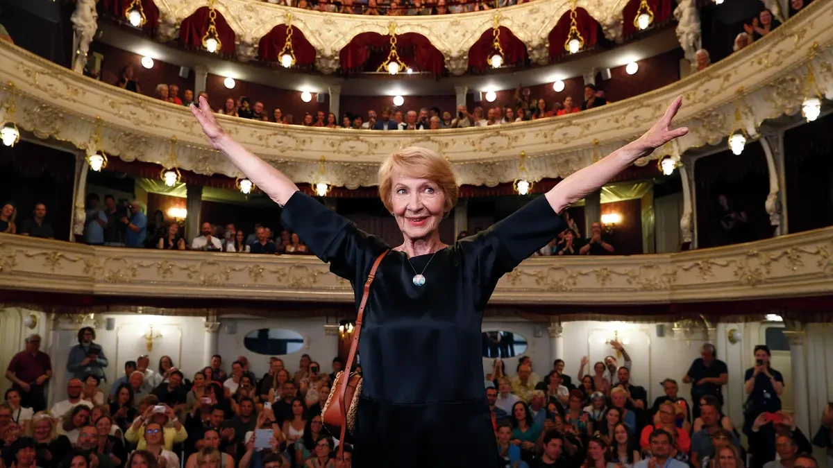Pět desítek let ve filmu, divadle i v televizi. Daniela Kolářová slaví osmdesátku - Novinky