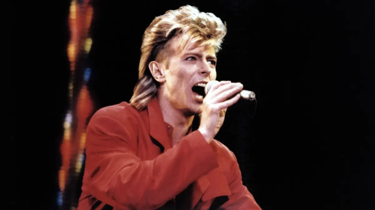 Nejlepší skladbou 70. let je podle The Telegraph píseň Davida Bowieho
