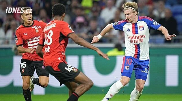 Šulc přispěl další asistencí k drtivému vítězství Lyonu nad Rennes