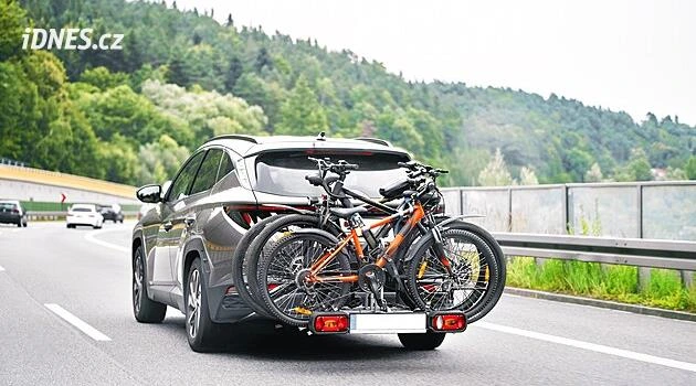 Služební auto i soukromě: kdo platí palivo a kdo škodu
