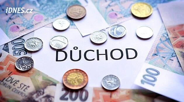 Kdo chce papírové oznámení o valorizaci důchodu, musí si zažádat teď