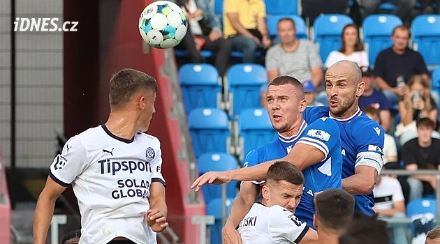 ONLINE: Slovácko - Baník,  domácí ještě nevyhráli, pikantní duel pro Skuhravého