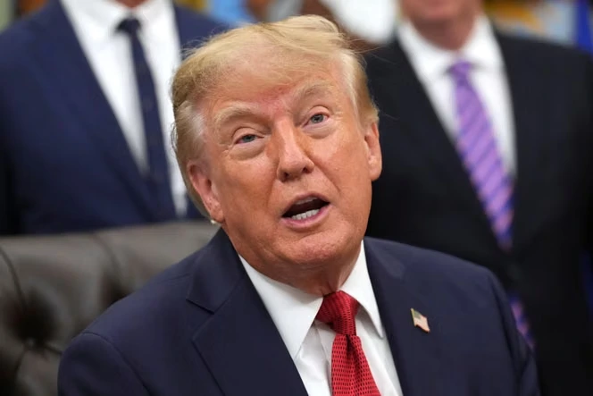 Guerre en Ukraine : Donald Trump signe la loi Graham, permettant de nouvelles sanctions contre la Russie