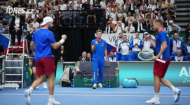 Davis Cup ONLINE: Velký boj o důležitý bod. Pavlásek a Rikl hrají v deblu třetí set