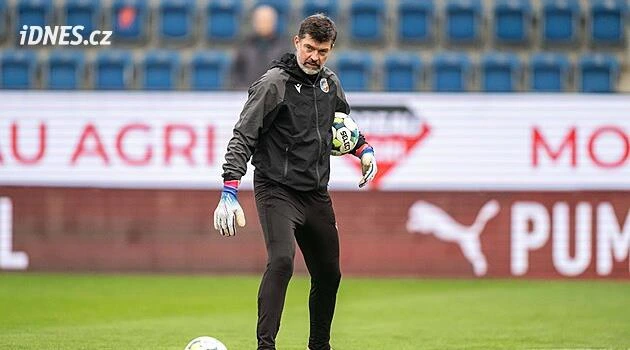 Kozáčik dostal od disciplinárky trest za nadávky sudímu, Teplice a Slavia zaplatí