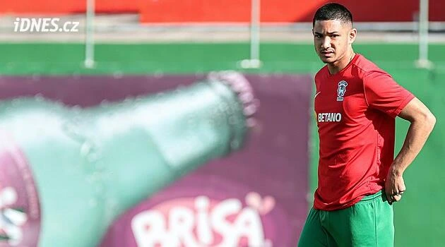 Nejbohatší fotbalista je bez angažmá. Majetkem předčí Messiho i Ronalda