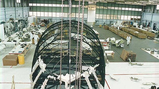 Za pádem letu Swissair 111 byla snaha zabavit cestující. Hořící letadlo pohltilo moře