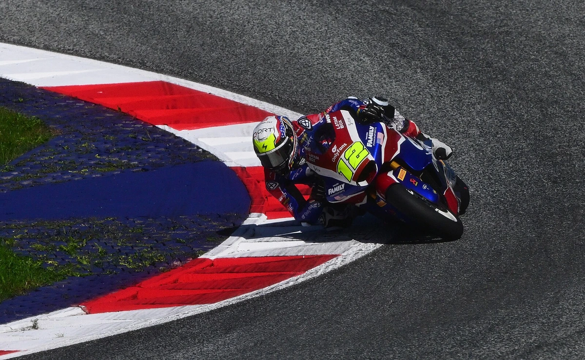 Další pódium pro Salače! V Rakousku dojel druhý v Moto2, nestačil jen na Guevaru
