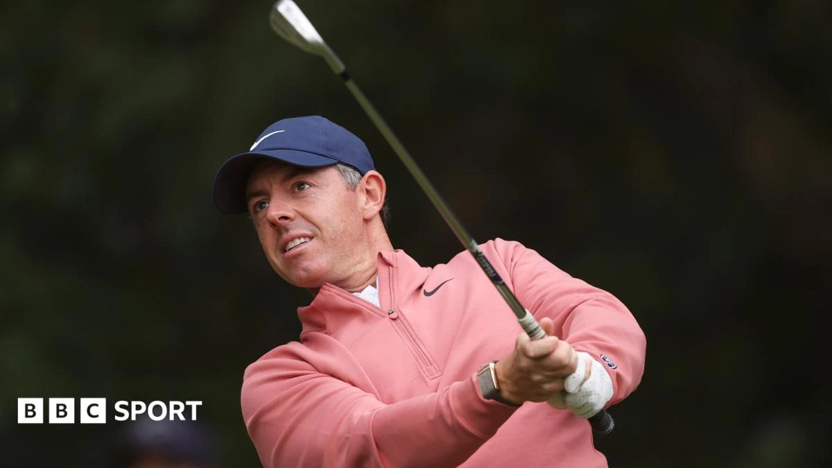 Eagle leaves McIlroy two off Wentworth lead