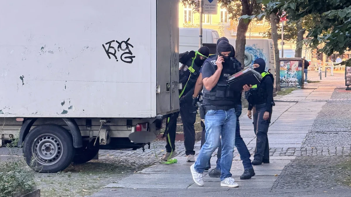 Berlin: Riesige Waffen-Razzia in der Hauptstadt