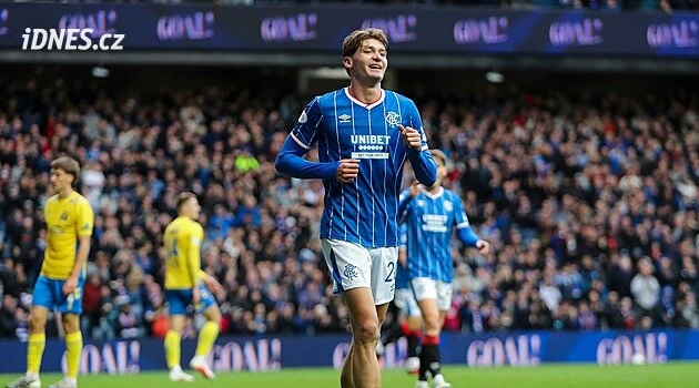 Naderiho ve Skotsku opěvují: Hraje jako Thomas Müller! Takového střelce chceme