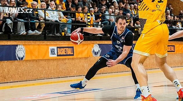 Slavia se v Písku nadřela, domácí basketbalisty zlomila ve třetí části