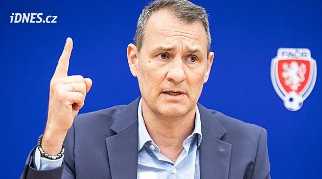 Komise rozhodčích se vrací k hodnocení situací. VAR zatím chyboval šestkrát