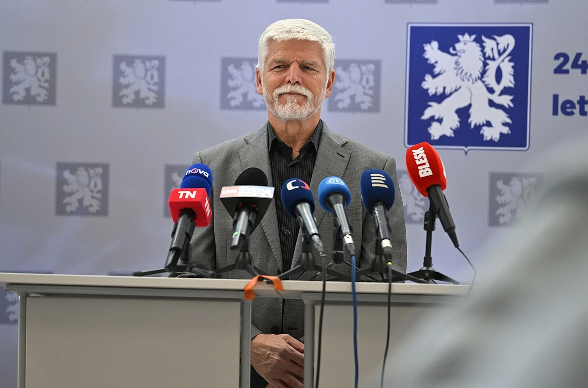Pavel nakonec volby „zachránil“, ale svou pověst poškodil. Nyní jej dohání soukromé letadlo