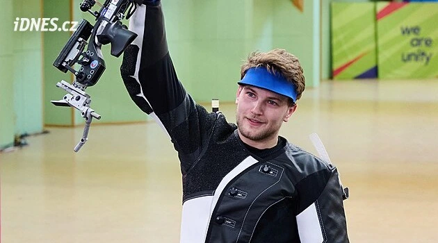 Další medaile pro Přívratského. Na SP v Káhiře získal bronz, Nepejchal těsně čtvrtý